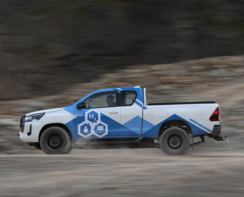 Come è fatta la Hilux ad idrogeno che Toyota porta alla Dakar 4 800 2024 toyota hilux fcev prototype dpl dynamic 014