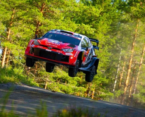 VIDEO - L'assurdo incidente di Ogier al Rally di Finlandia 5 Ogier