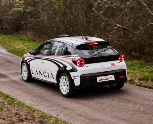Rally4, dal 2027 pari peso per Ypsilon e 208 1 Lancia Ypsilon HF Rally4